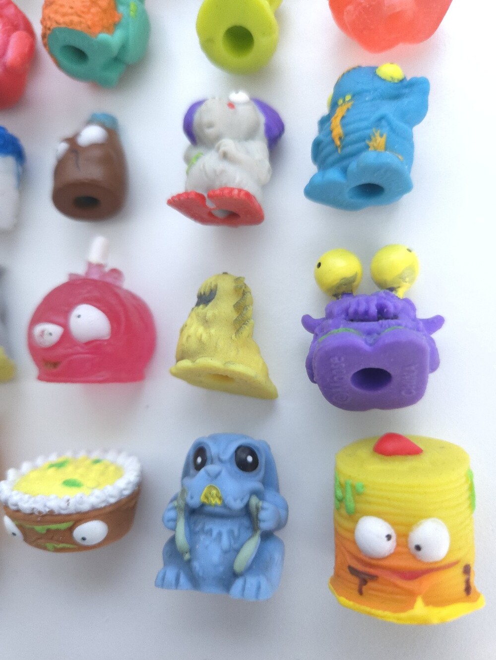 Moose Toys Track Pack Grossery Gang Mini Figures and Trash Cans - Picture 10 of 16
